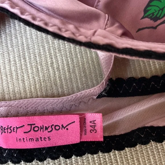 Betsey Johnson lavender rose silky bra size 34 a - Picture 3 of 9